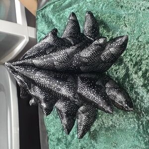 8"x9" Stuffed Black Christmas Tree w/Silver Tree Background